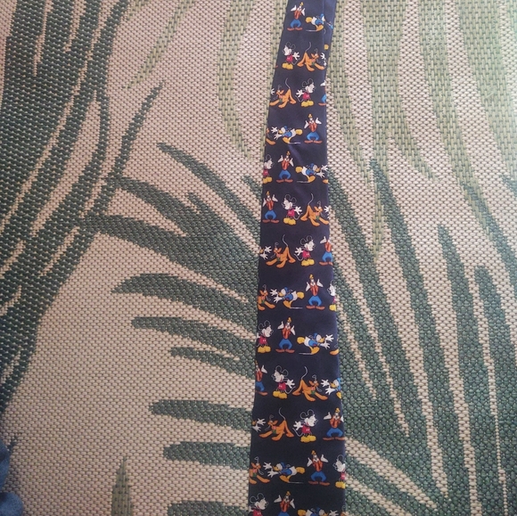 Mickey Unlimited Men's Tie 100% Silk Hand Made Disney Mickey Mouse BLUE - Picture 1 of 6